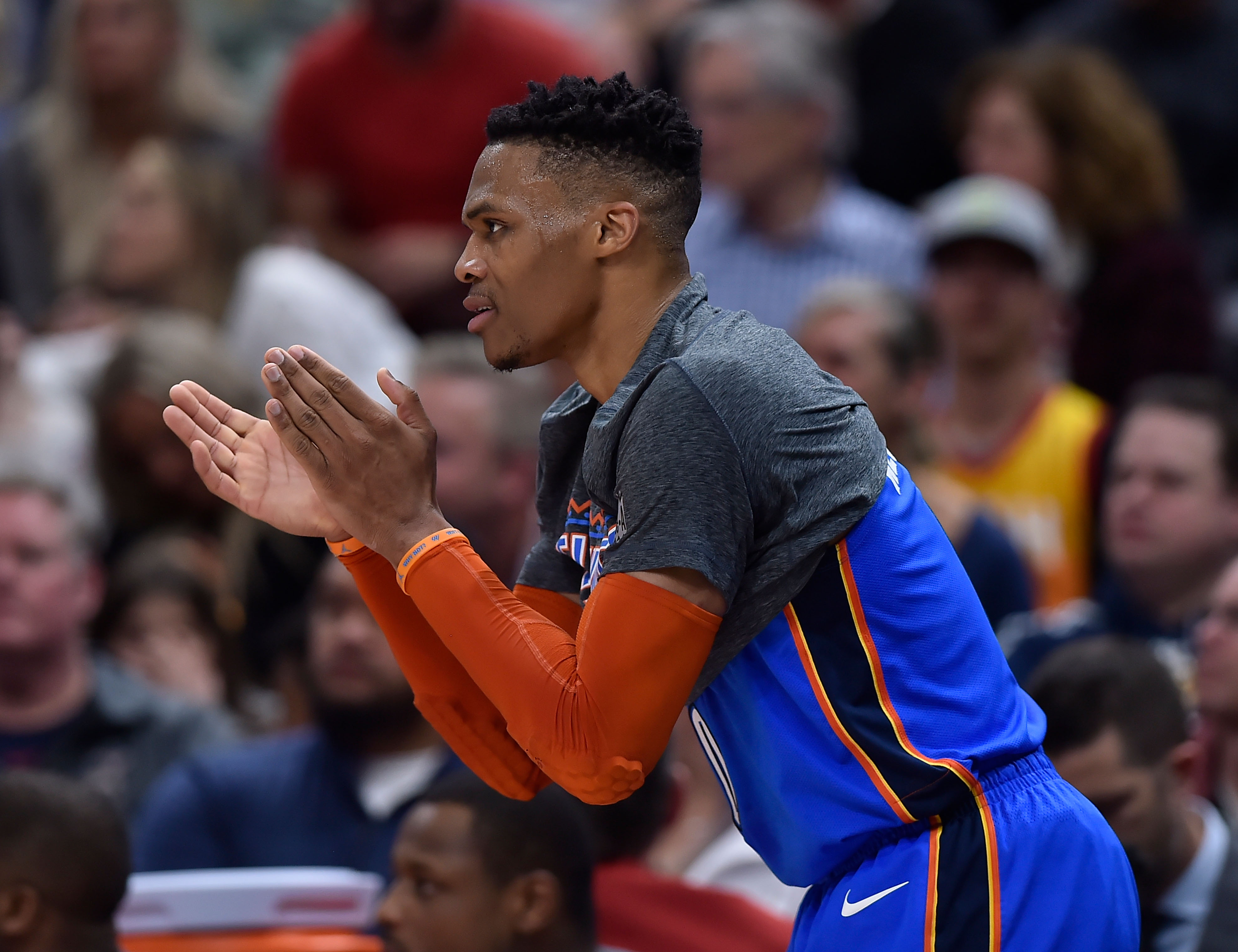 年中的一场 年中的一场