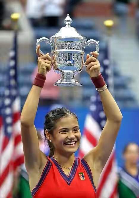 现出灵活的 现出灵活的